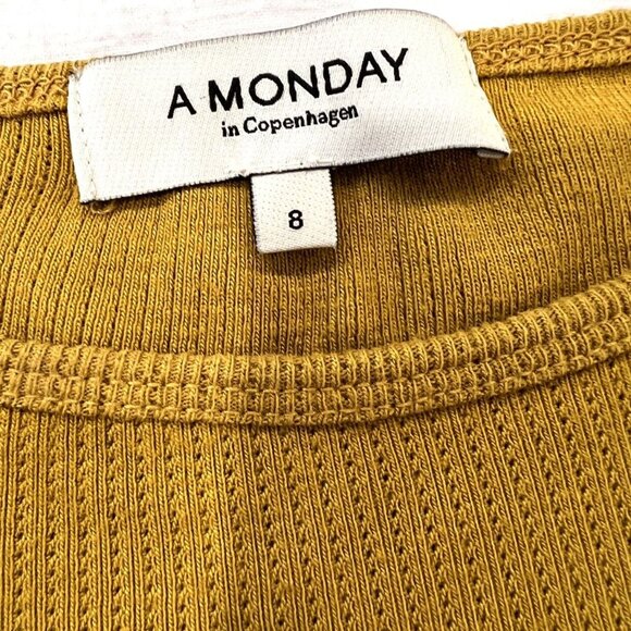 A Monday In Copenhagen Tee - Picture 3 of 8